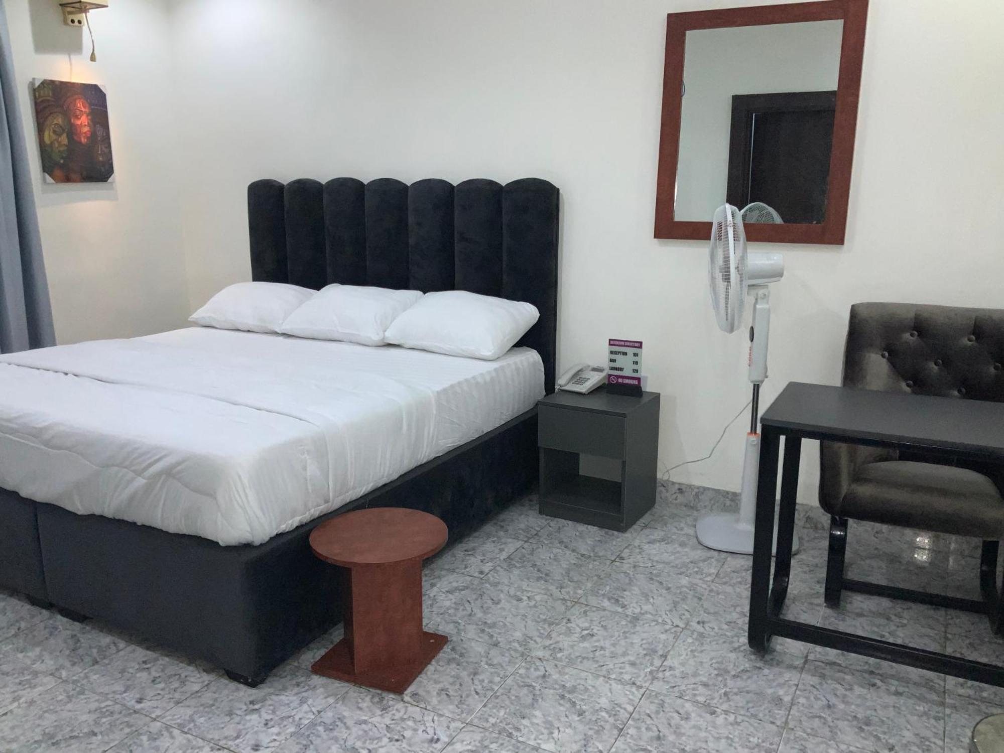 March Forte 3 Bedroom Apartment Ikeja Exteriör bild